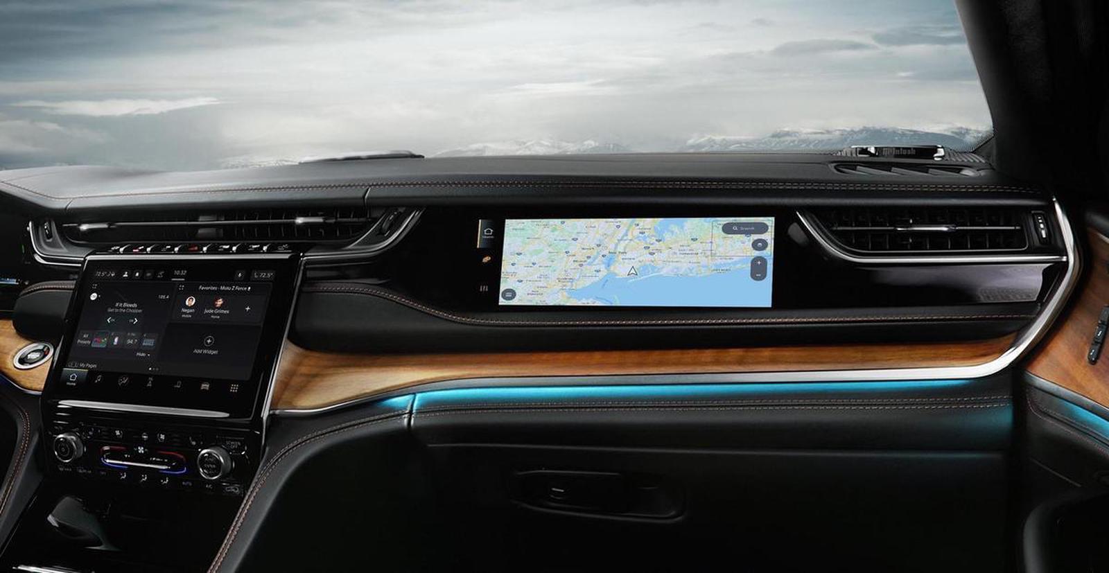 Jeep Grand Cherokee L Introduces Passenger Screen DVN