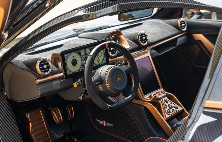 This image has an empty alt attribute; its file name is 090323_D5.jpg