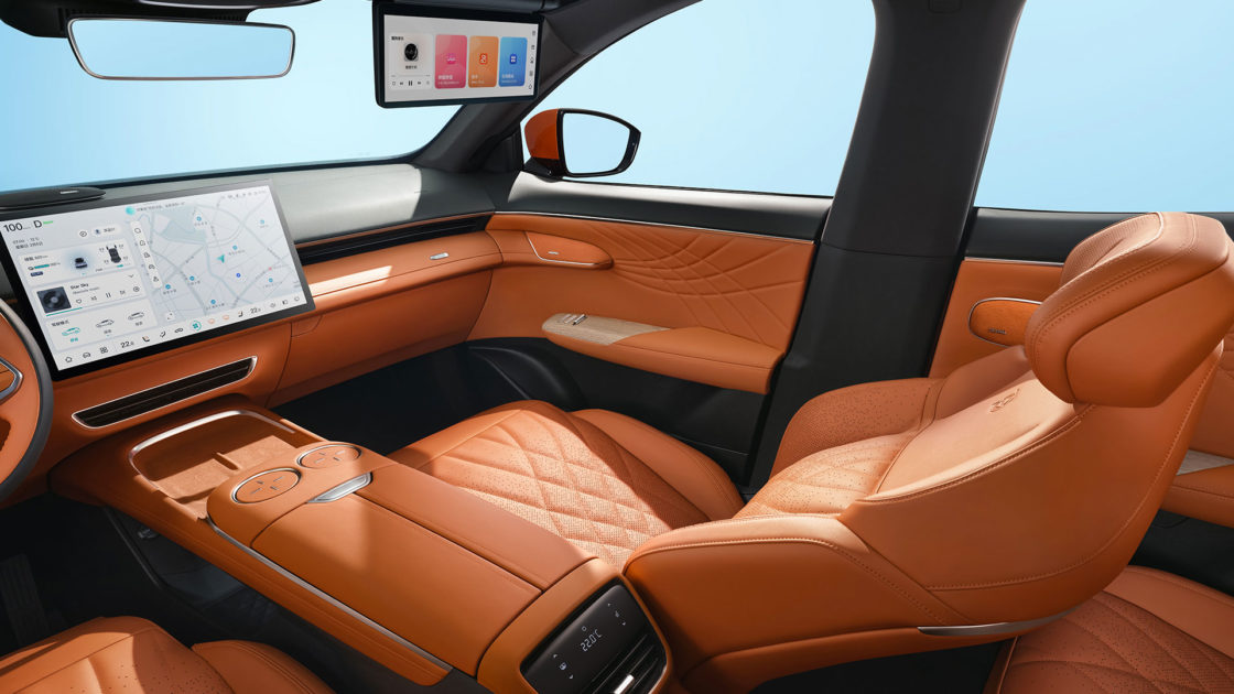 Deepal 𝗦𝟳 Has Foldable Sun Visor Display - DVN