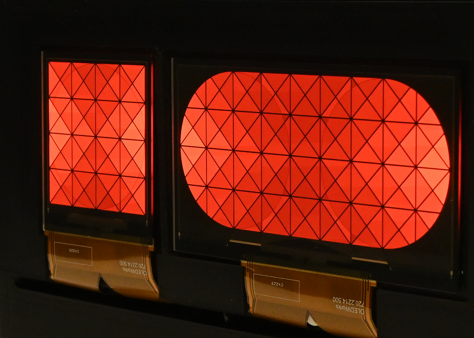 2-Panel Hidden Circle Demo 2-Panel Hidden Circle Demo